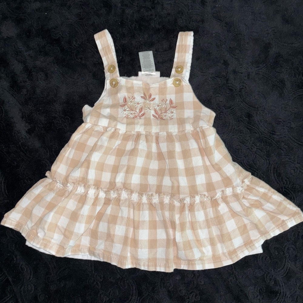 Daisy Fuentes Tan and White Checkered Dress